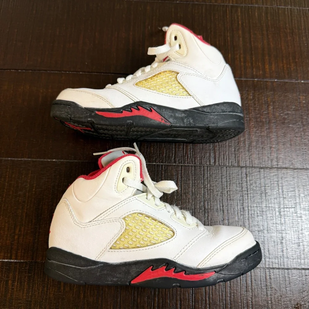 Jordan 5 Retro Fire Red 2012 White Black Red Kids Shoes 440889-100 Size 13C